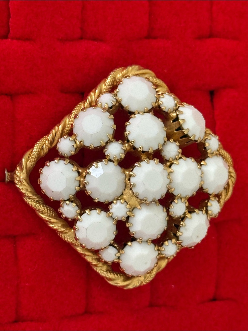 Vintage White Glass Cluster Brooch Pendantcwith Gold Tone Setting